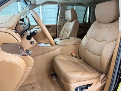 صورة 2 لـ 2016 Cadillac ESCALADE