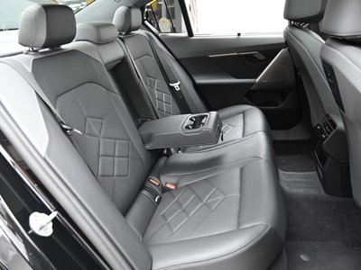 2025 BMW 5 SERIES 缩略图 12