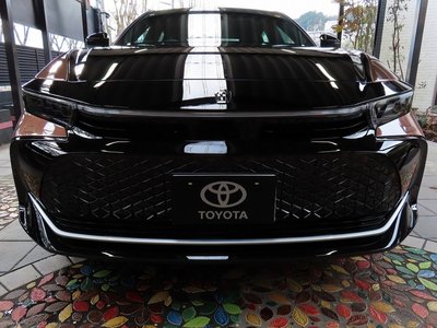 TOYOTA CROWN CROSSOVER - 8