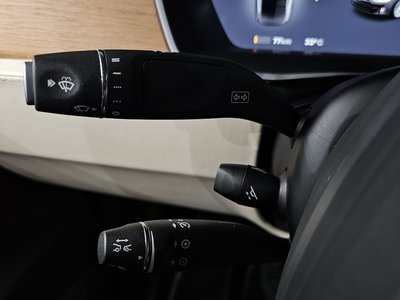 2020 Tesla MODEL X — миниатюра 24