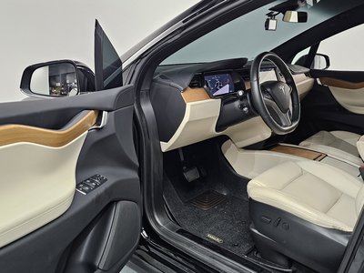 2020 Tesla MODEL X — миниатюра 13