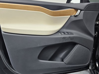 2020 Tesla MODEL X — миниатюра 14