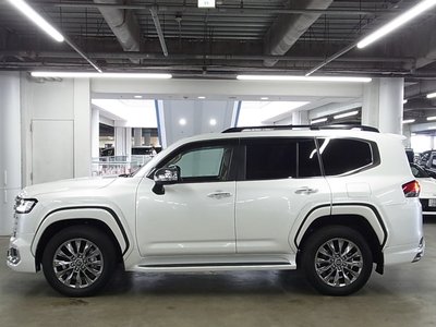 صورة مصغرة 13 لـ 2025 Toyota LAND CRUISER 300
