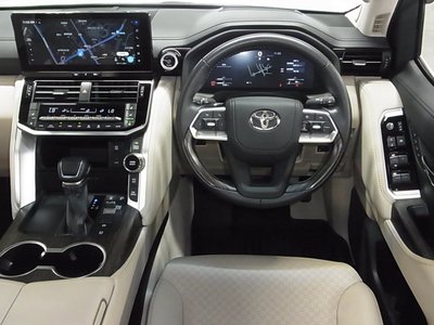 صورة مصغرة 14 لـ 2025 Toyota LAND CRUISER 300