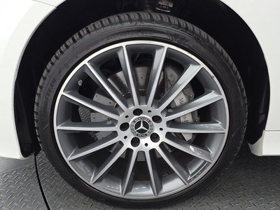 MERCEDES-BENZ E-CLASS - 6