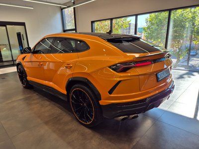 LAMBORGHINI URUS - 6