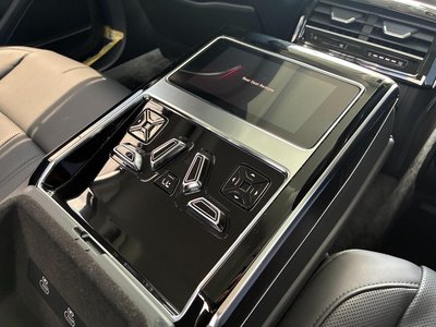 2025 AUDI A8 — миниатюра 40