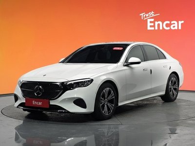 MERCEDES-BENZ E-CLASS - 1