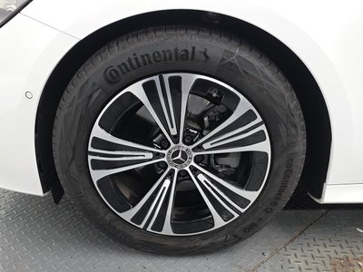 MERCEDES-BENZ E-CLASS - 6