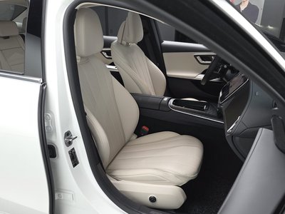 MERCEDES-BENZ E-CLASS - 10