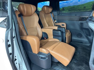 TOYOTA VELLFIRE - 9