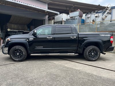 TOYOTA TUNDRA - 8
