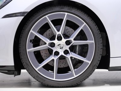 2025 Porsche 911 — миниатюра 23