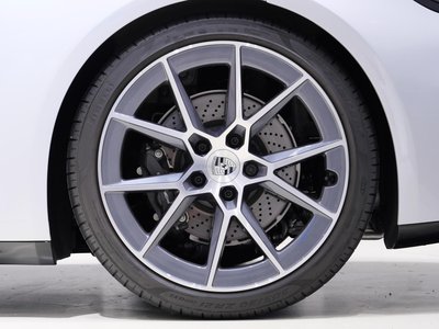 2025 Porsche 911 — миниатюра 24