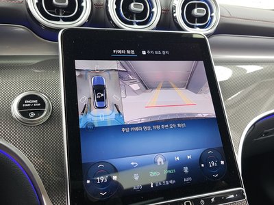 2025 Mercedes-BENZ GLC — миниатюра 21