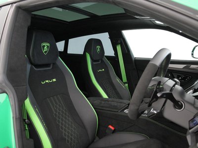 LAMBORGHINI URUS - 2