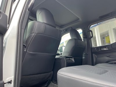 2025 Toyota LAND CRUISER 250 — миниатюра 38