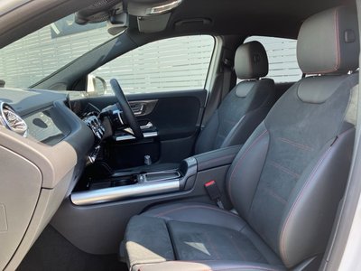 MERCEDES-BENZ GLA - 10