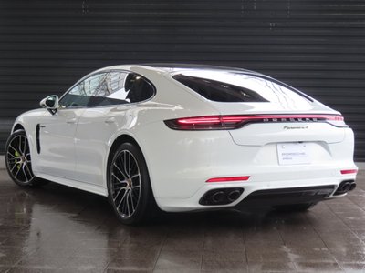 PORSCHE PANAMERA - 4
