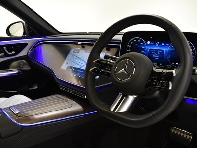 MERCEDES-BENZ E-CLASS - 2