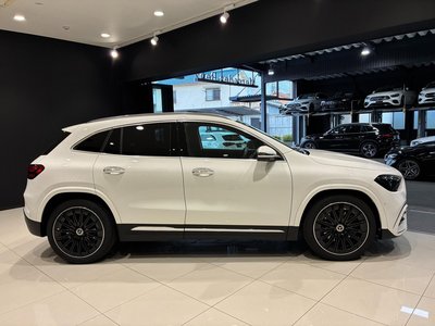 MERCEDES-BENZ GLA - 4