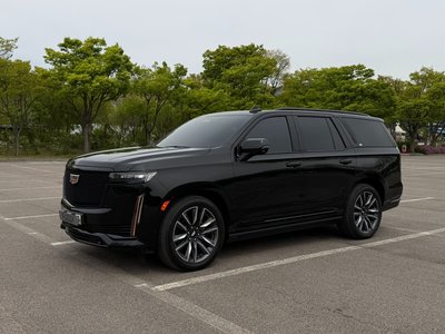 CADILLAC ESCALADE - 1