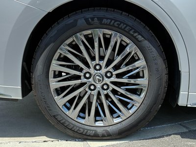 صورة مصغرة 70 لـ 2024 Lexus LM