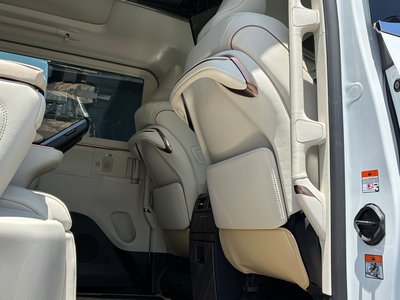 صورة مصغرة 36 لـ 2024 Lexus LM