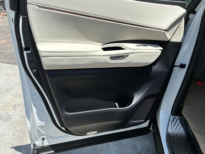صورة مصغرة 13 لـ 2024 Lexus LM