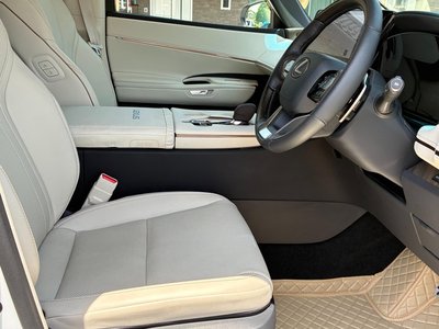 صورة مصغرة 40 لـ 2024 Lexus LM