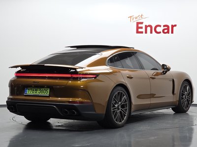 PORSCHE PANAMERA - 4