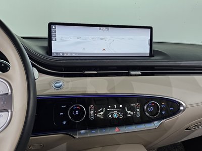 2021 Genesis GV70 — миниатюра 13