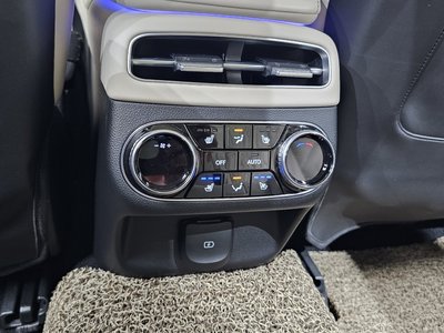2021 Genesis GV70 — миниатюра 19