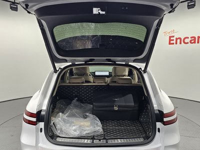 2021 Genesis GV70 — миниатюра 18