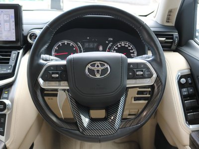 TOYOTA LAND CRUISER - 8