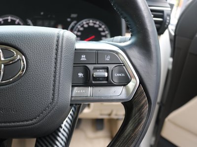 TOYOTA LAND CRUISER - 10