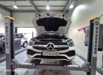 MERCEDES-BENZ GLC - View 1