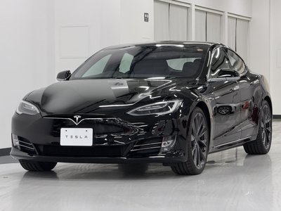 TESLA MODEL S - 7