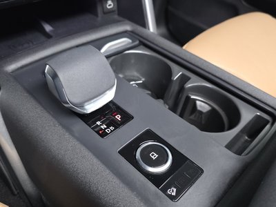 2024 LAND Rover DISCOVERY photo 9