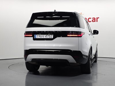 2024 LAND Rover DISCOVERY photo 3