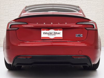 2025 Tesla MODEL 3 photo 4