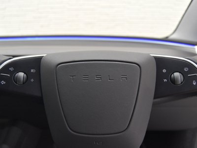 2025 Tesla MODEL 3 — миниатюра 22