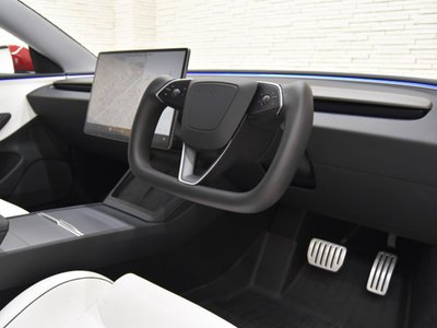 2025 Tesla MODEL 3 — миниатюра 11