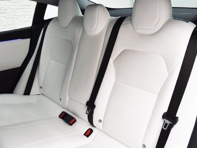 2025 Tesla MODEL 3 — миниатюра 13
