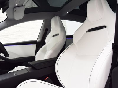 2025 Tesla MODEL 3 photo 7