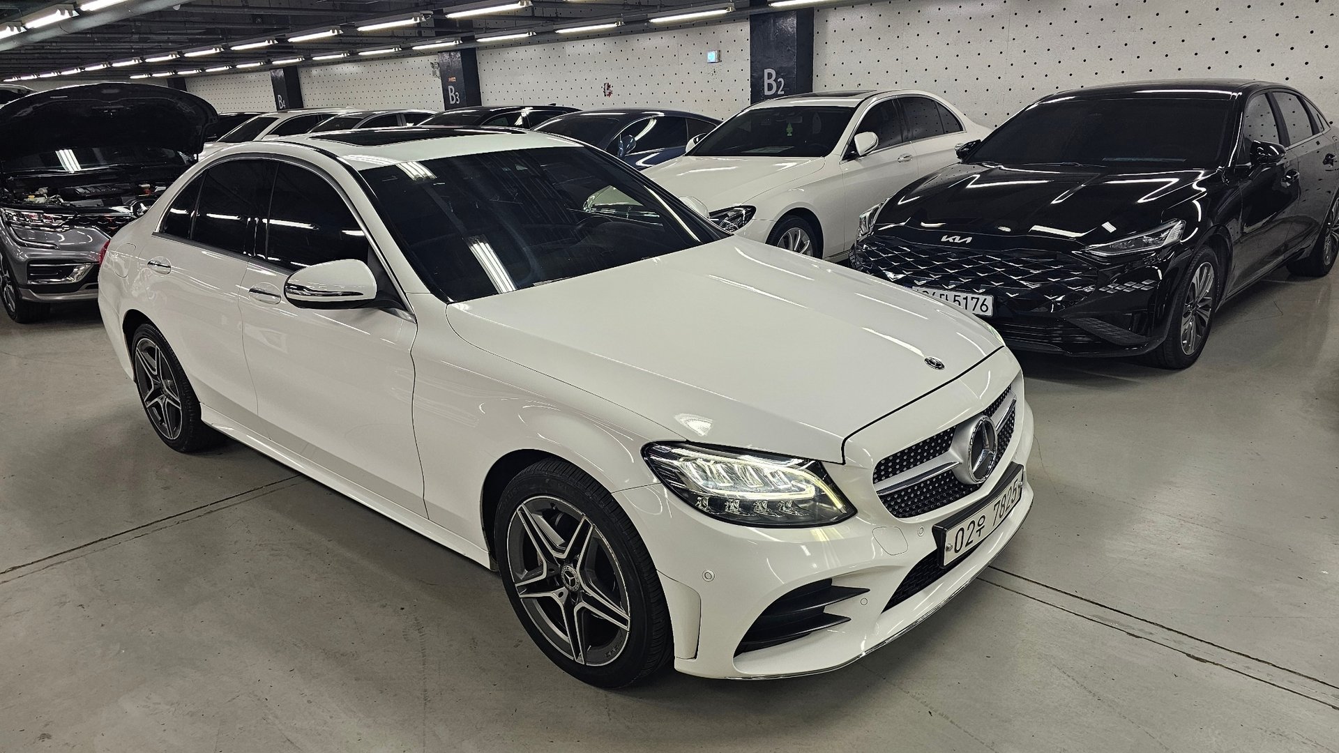 MERCEDES-BENZ C-CLASS - View 1