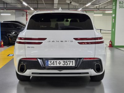 صورة 3 لـ 2021 Genesis GV70