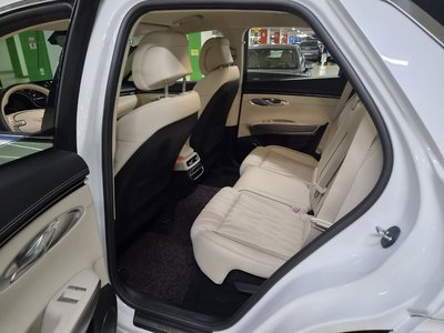2021 Genesis GV70 — миниатюра 13