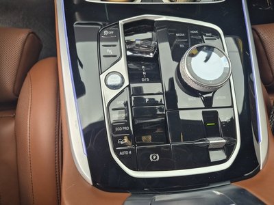 2024 BMW X7 photo 9