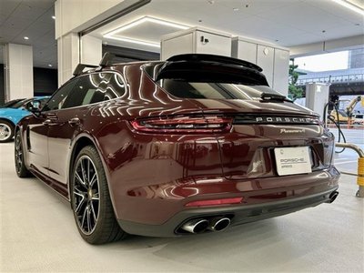 PORSCHE PANAMERA - 4